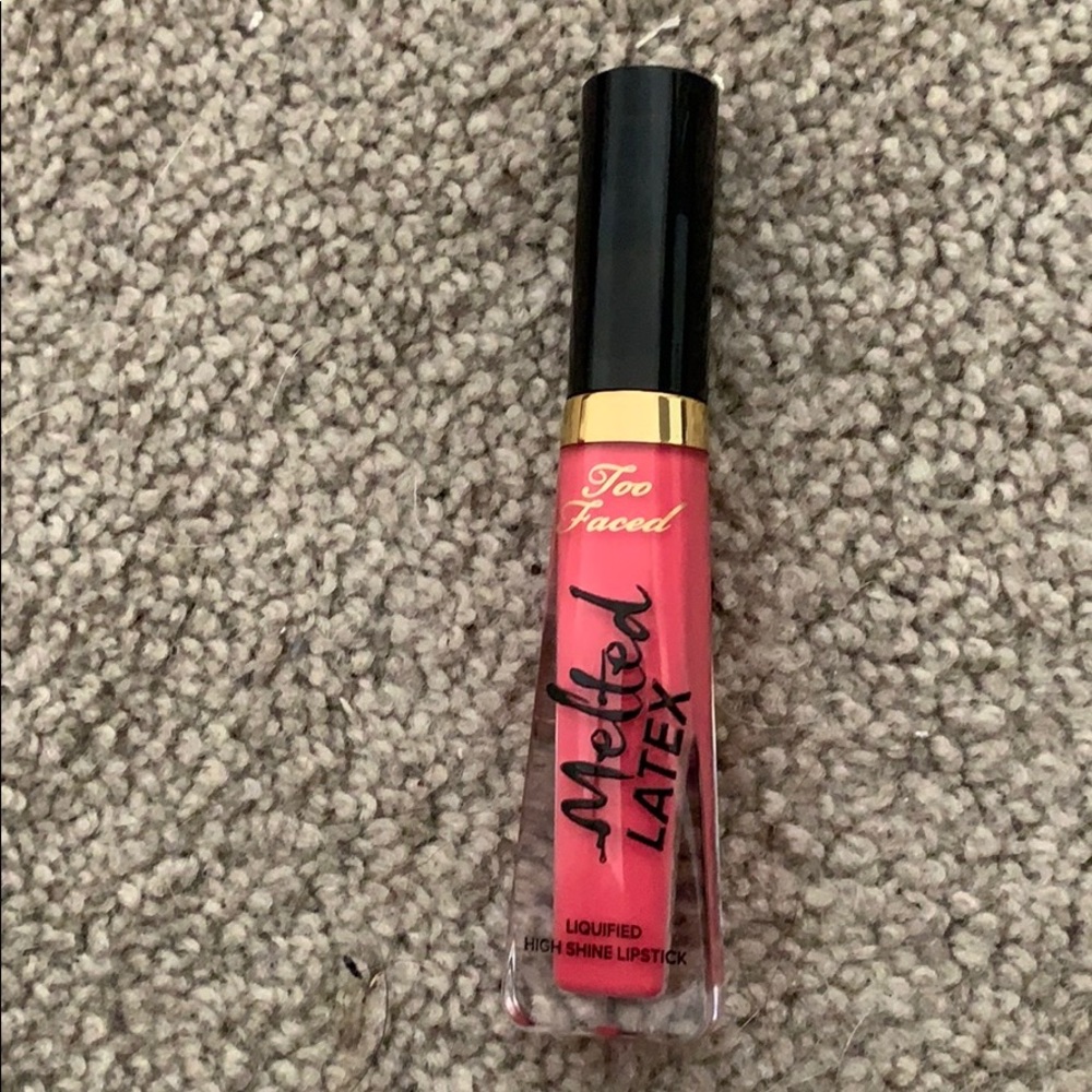 💄NWT Too faced Brand new lipstick💄